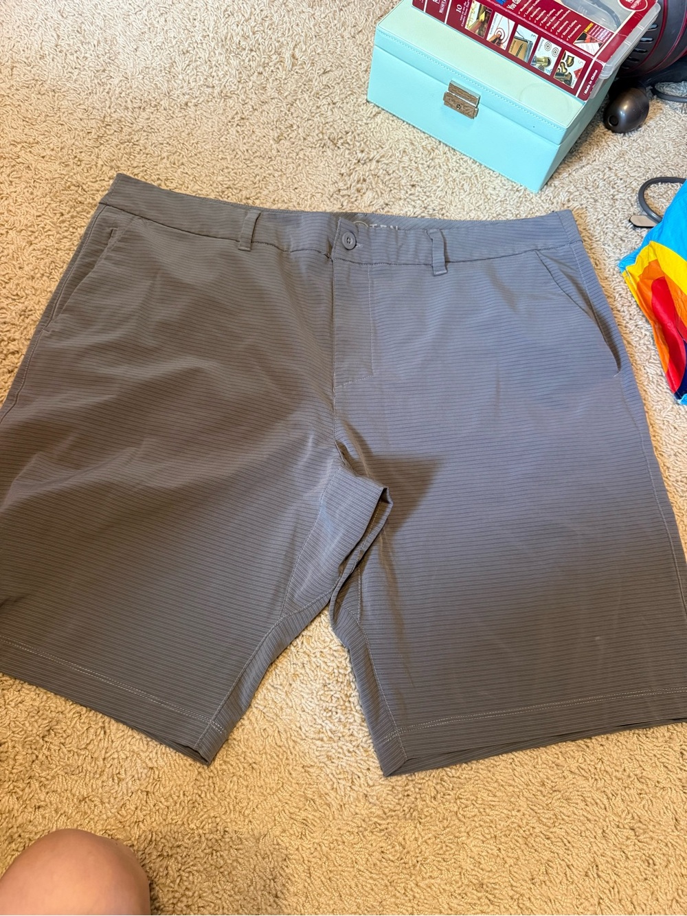 Hang Ten Men's Gray Flat-Front Performance Shorts
